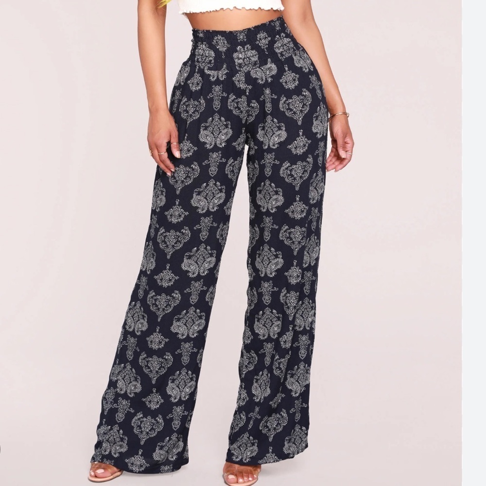 Fashion Nova Black Floral Wide-Leg Pants
